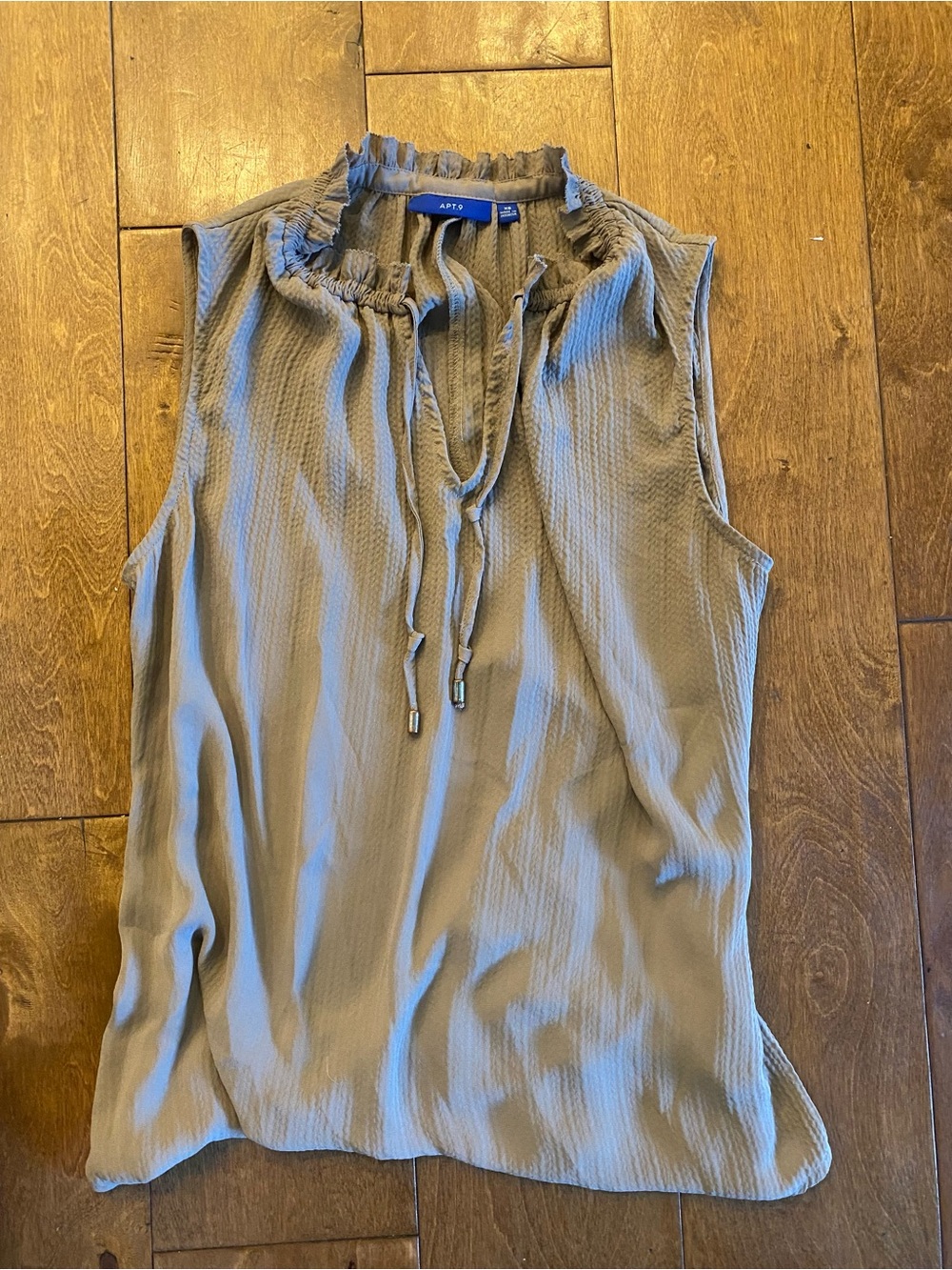 Blouse Apt. 9 Taupe tan Sleeveless Ruffle-Neck Tie-Front Camisole, size S